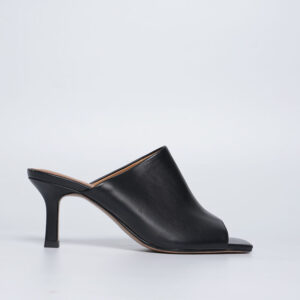 Elegant Leather Mule Heels - High-End Fashion Footwear.jpg Luxury Leather High Heel Mules for Women - Custom Designer Shoes